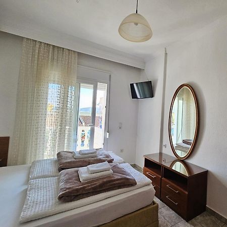Néa Péramos Leonidas Apartments מראה חיצוני תמונה