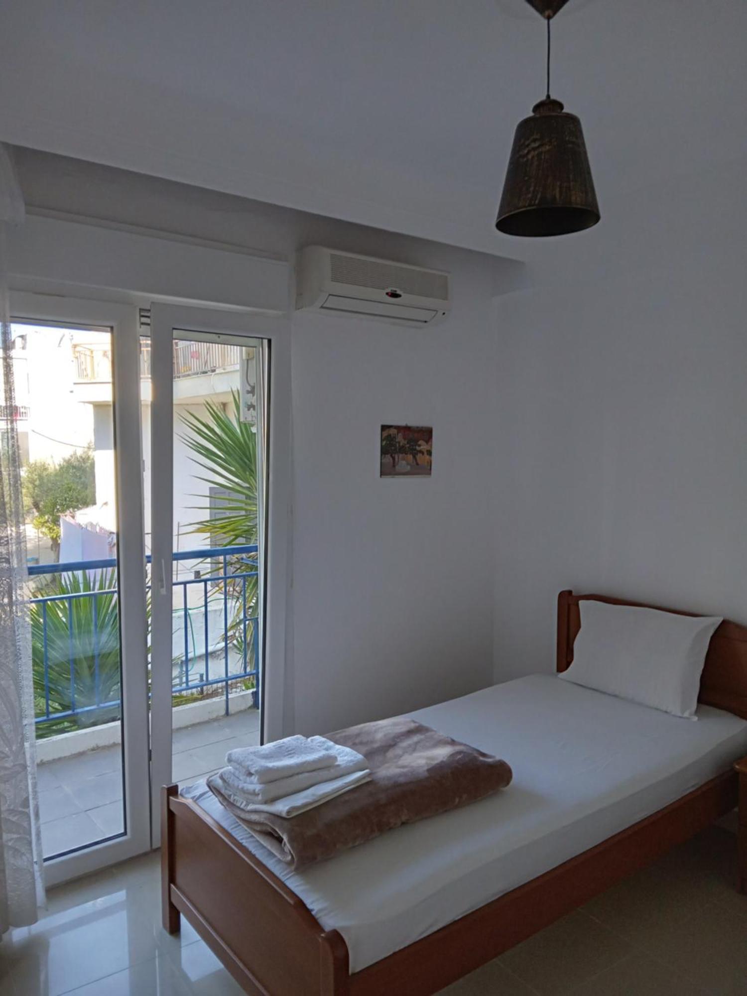 Néa Péramos Leonidas Apartments מראה חיצוני תמונה