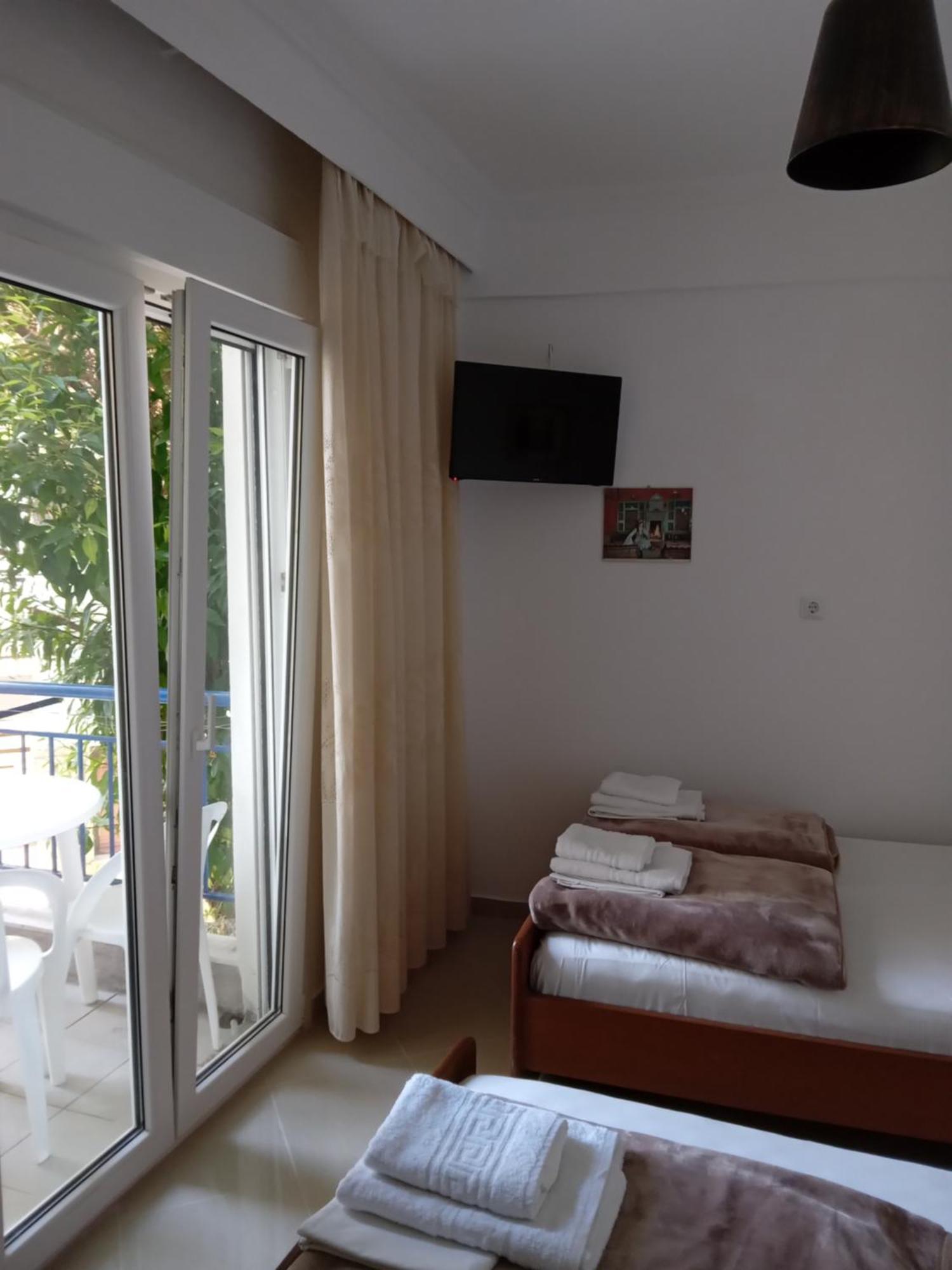 Néa Péramos Leonidas Apartments מראה חיצוני תמונה