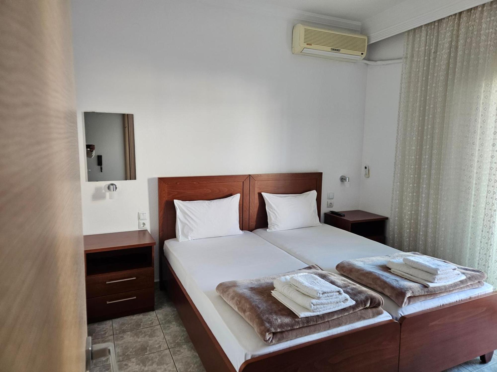 Néa Péramos Leonidas Apartments חדר תמונה