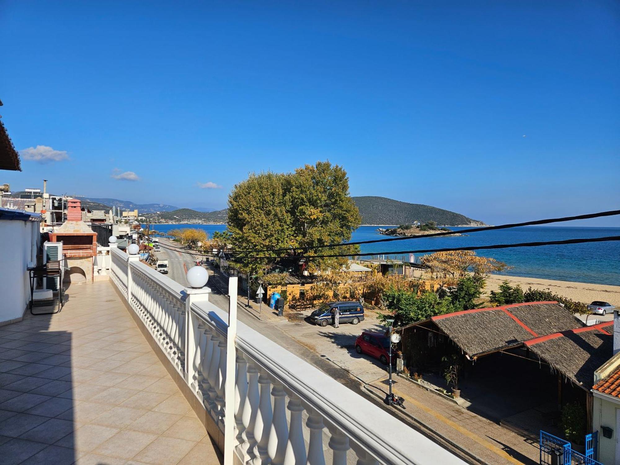 Néa Péramos Leonidas Apartments מראה חיצוני תמונה