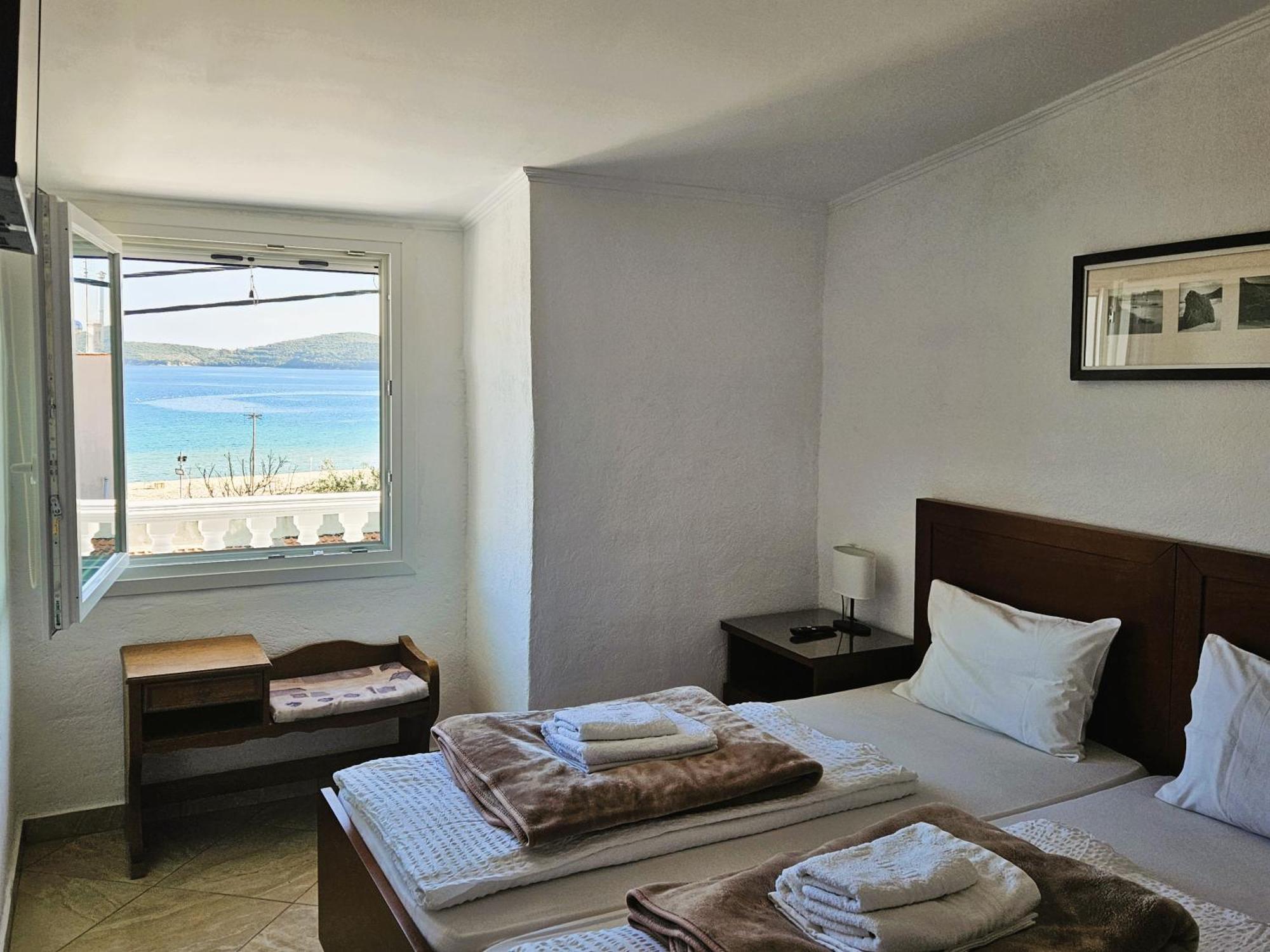 Néa Péramos Leonidas Apartments מראה חיצוני תמונה
