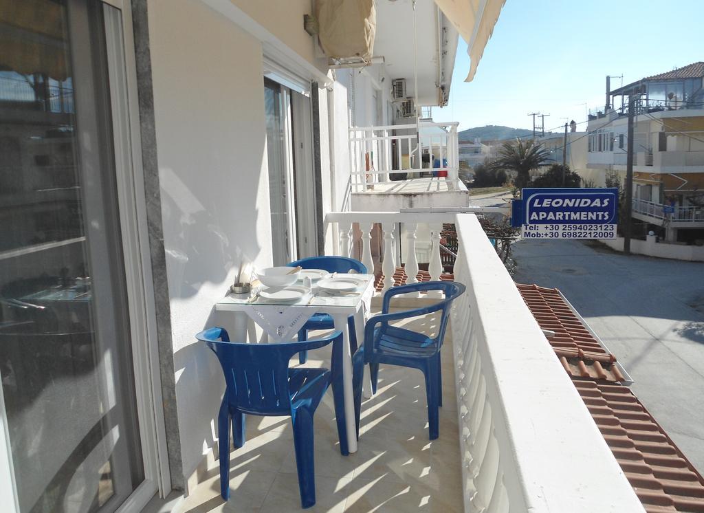 Néa Péramos Leonidas Apartments מראה חיצוני תמונה